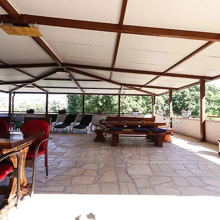 Relax - Big Terace & Grill Apartament