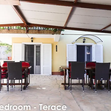 Relax - Big Terace & Grill Апартаменты *