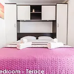 Relax - Big Terace & Grill Apartment
