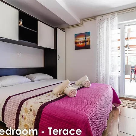 Relax - Big Terace & Grill Apartment *
