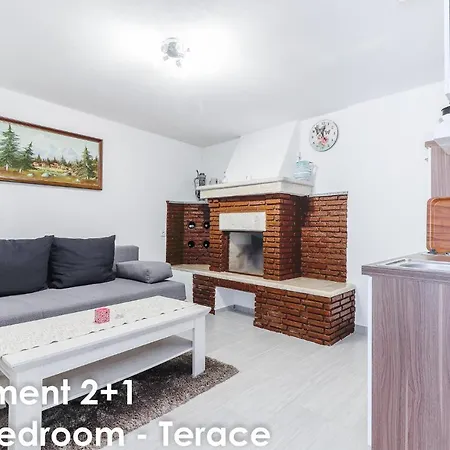Relax - Big Terace & Grill Apartment
