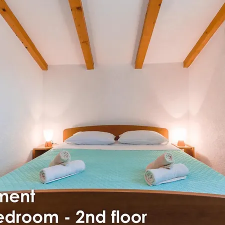 Relax - Big Terace & Grill Apartment