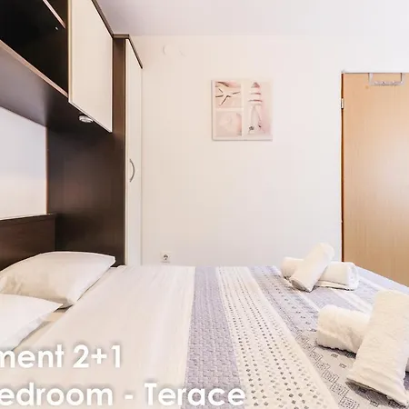 Relax - Big Terace & Grill Apartment *